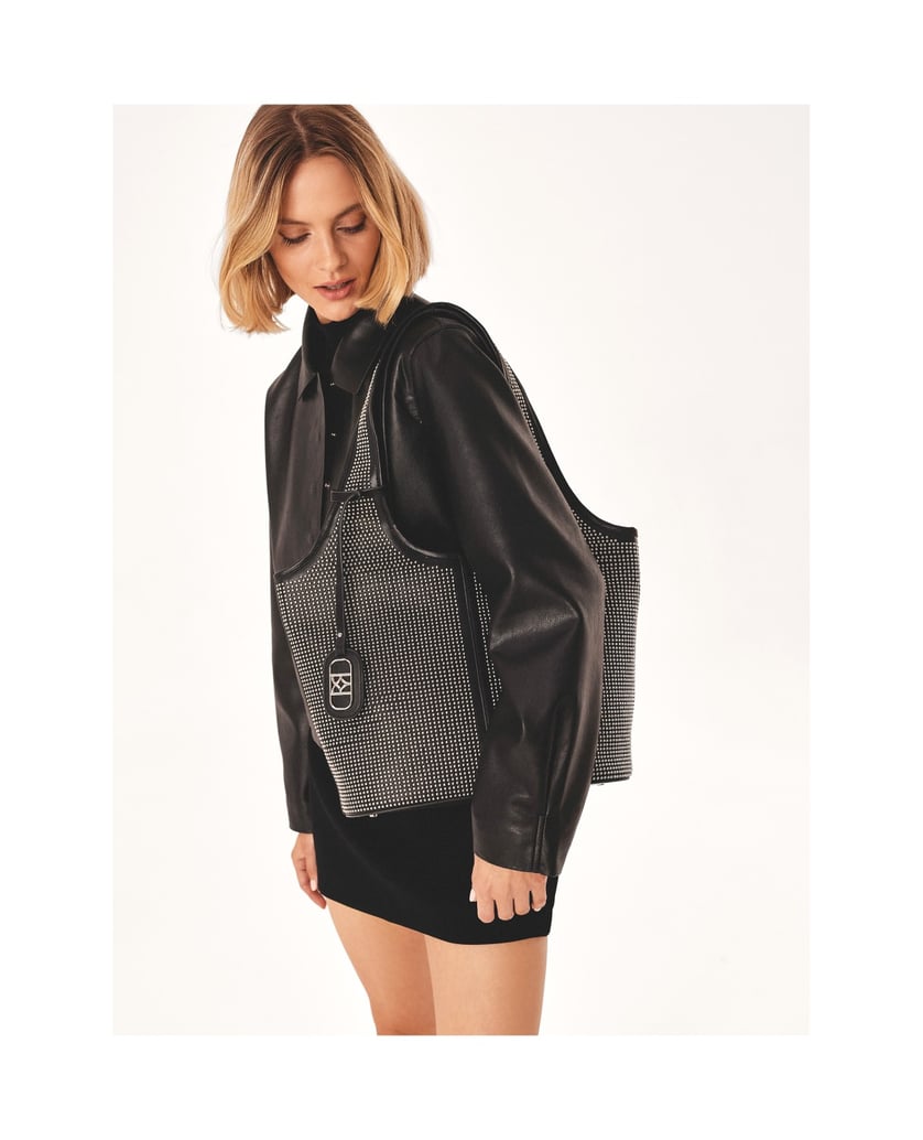Kazar-Mit-kleinen-Metallnieten-verzierte-Hobo-Tasche-schwarz