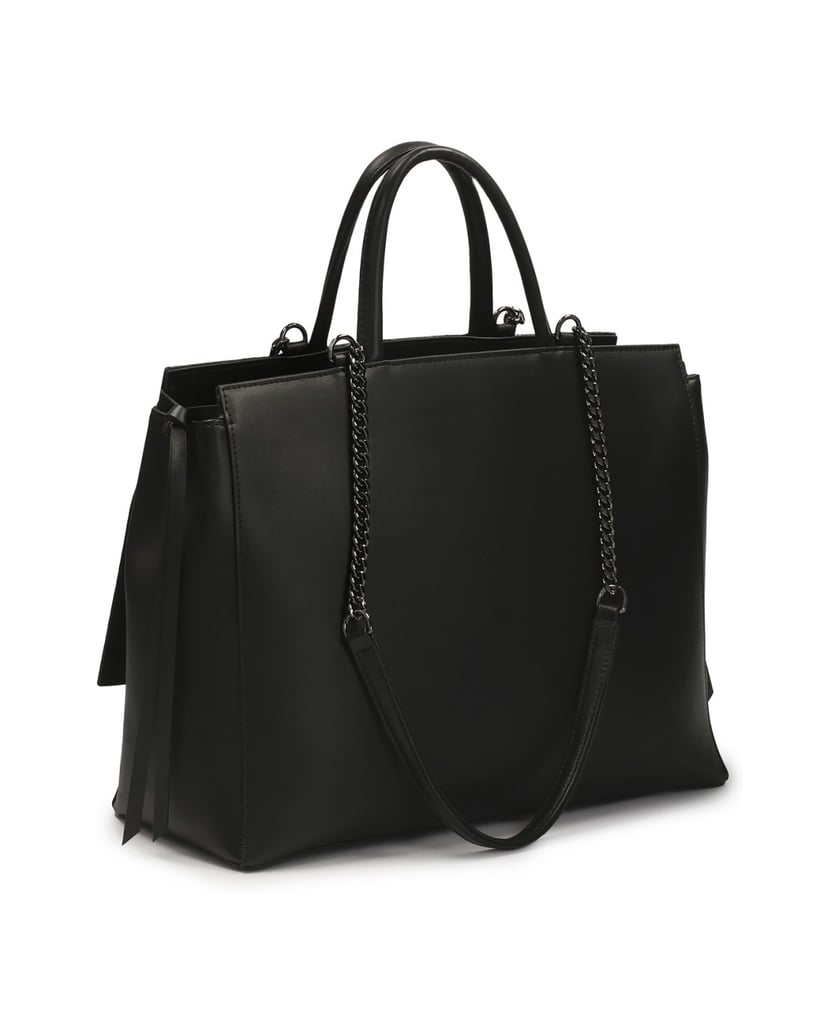 Kazar-Einzigartig-geformte-Handtasche-mit-geprägtem-Design-schwarz
