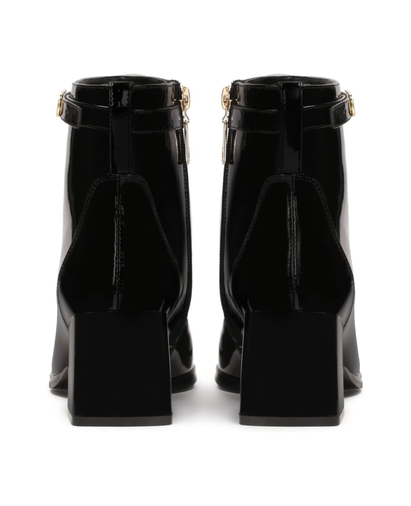 Kazar-Schwarze-Lacklederstiefel-an-einem-Pfosten-schwarz
