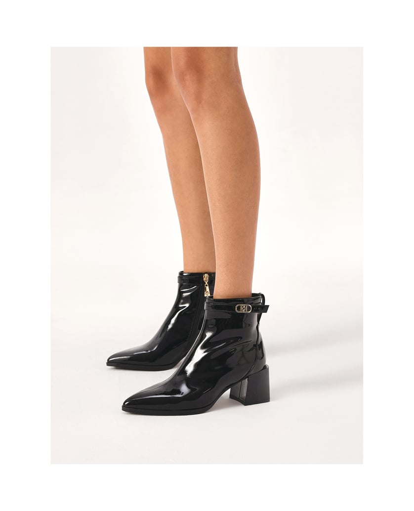 Kazar-Schwarze-Lacklederstiefel-an-einem-Pfosten-schwarz