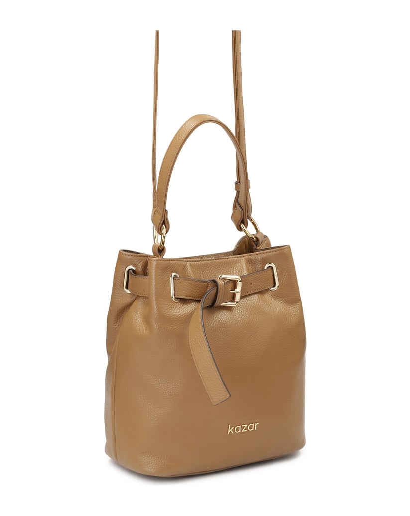 Kazar-Braune-Handtasche-mit-dekorativem-Riemen-camel
