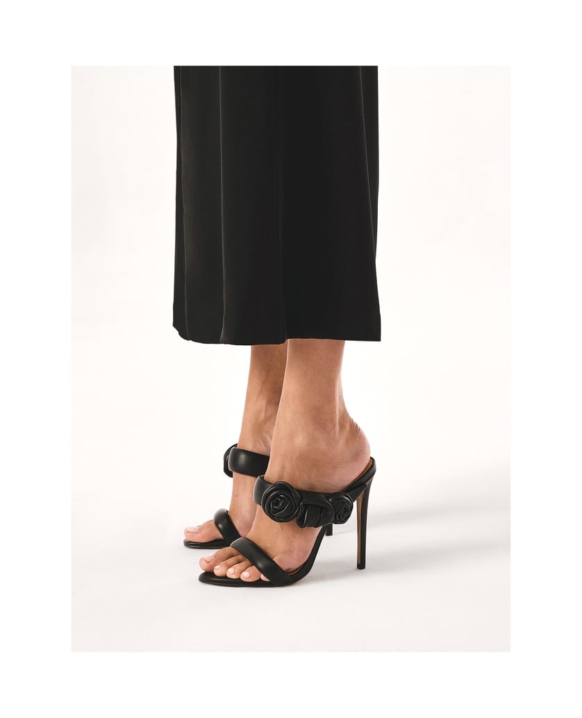 Kazar-Elegante-schwarze-Pantoletten-mit-Rosen-auf-einem-hohen-Stilettoabsatz-schwarz
