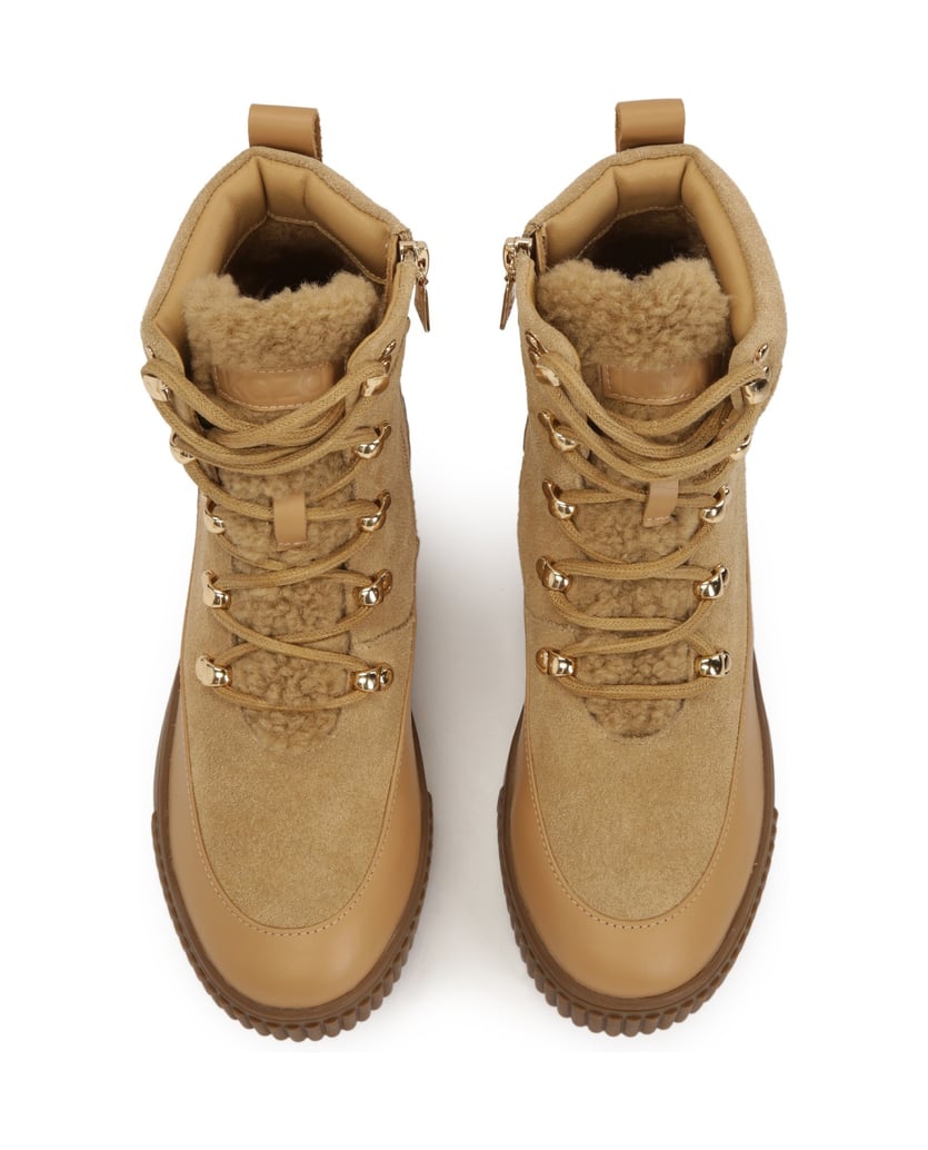 Kazar-Beige-isolierte-Wildlederstiefel-beige