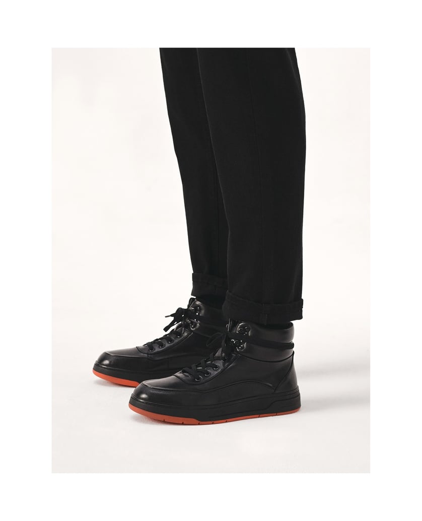 Kazar-Schwarze-Turnschuhe-mit-kontrastierender-roter-Sohle-schwarz