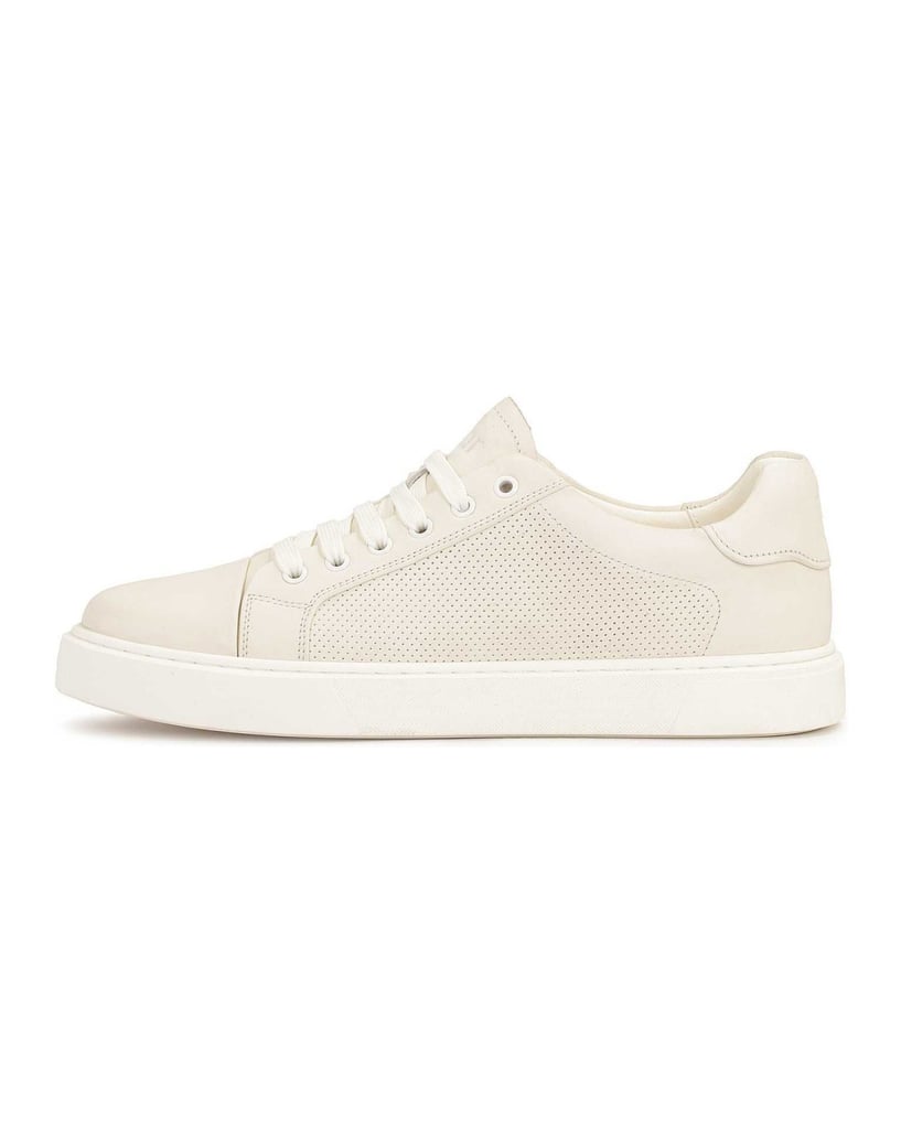 Kazar-Bequeme-Herrensneaker-mit-perforiertem-Obermaterial-weiss