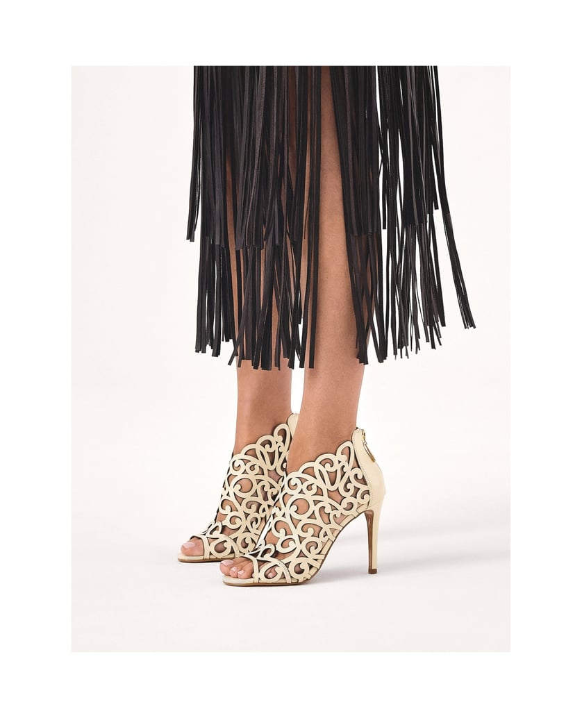 Kazar-Cremefarbene-Peep-Toe-Stiefel-mit-durchbrochenem-Muster-weiss