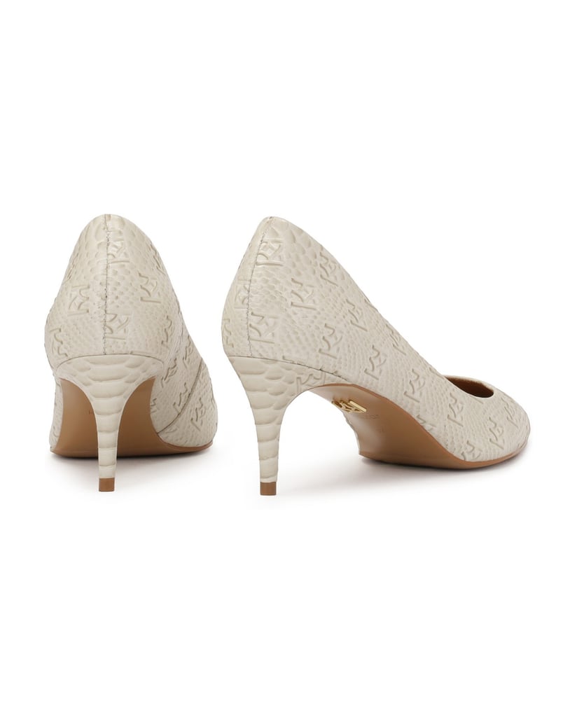 Kazar-KAZAR-Pumps-aus-Leder-mit-Monogramm-Prägung-weiss
