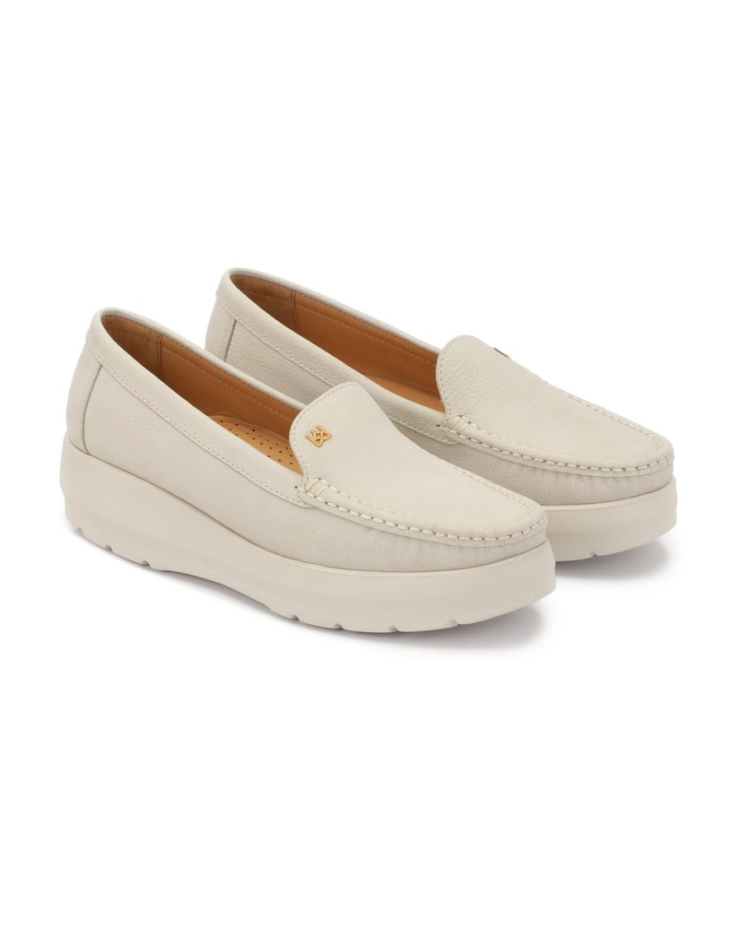 Kazar-Slipper-aus-Nubuk-mit-dicker-Sohle-weiss