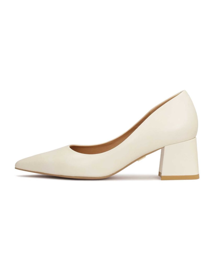 Kazar-Minimalistische-Pumps-in-neutraler-Farbe-weiss