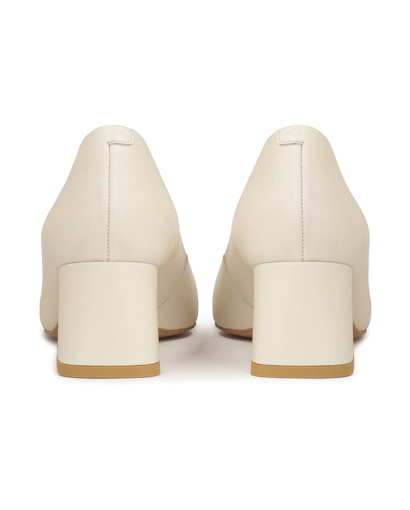 Kazar-Minimalistische-Pumps-in-neutraler-Farbe-weiss