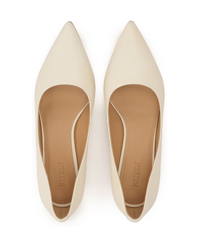 Kazar-Minimalistische-Pumps-in-neutraler-Farbe-weiss