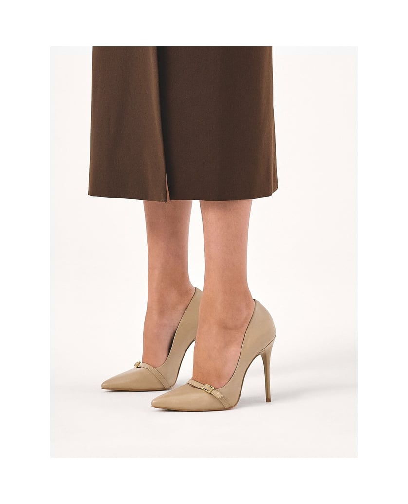 Kazar-Beigefarbene-Pumps-mit-Verzierung-auf-der-Nase-beige