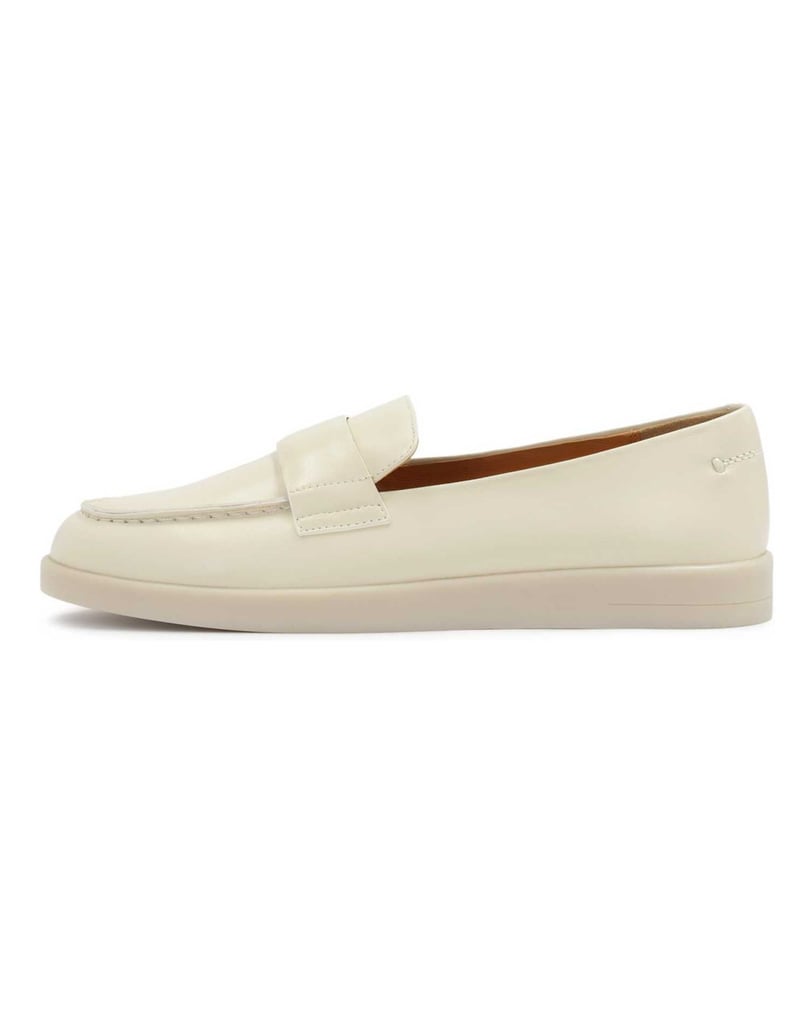 Kazar-Slipper-aus-cremefarbenem-Leder-weiss