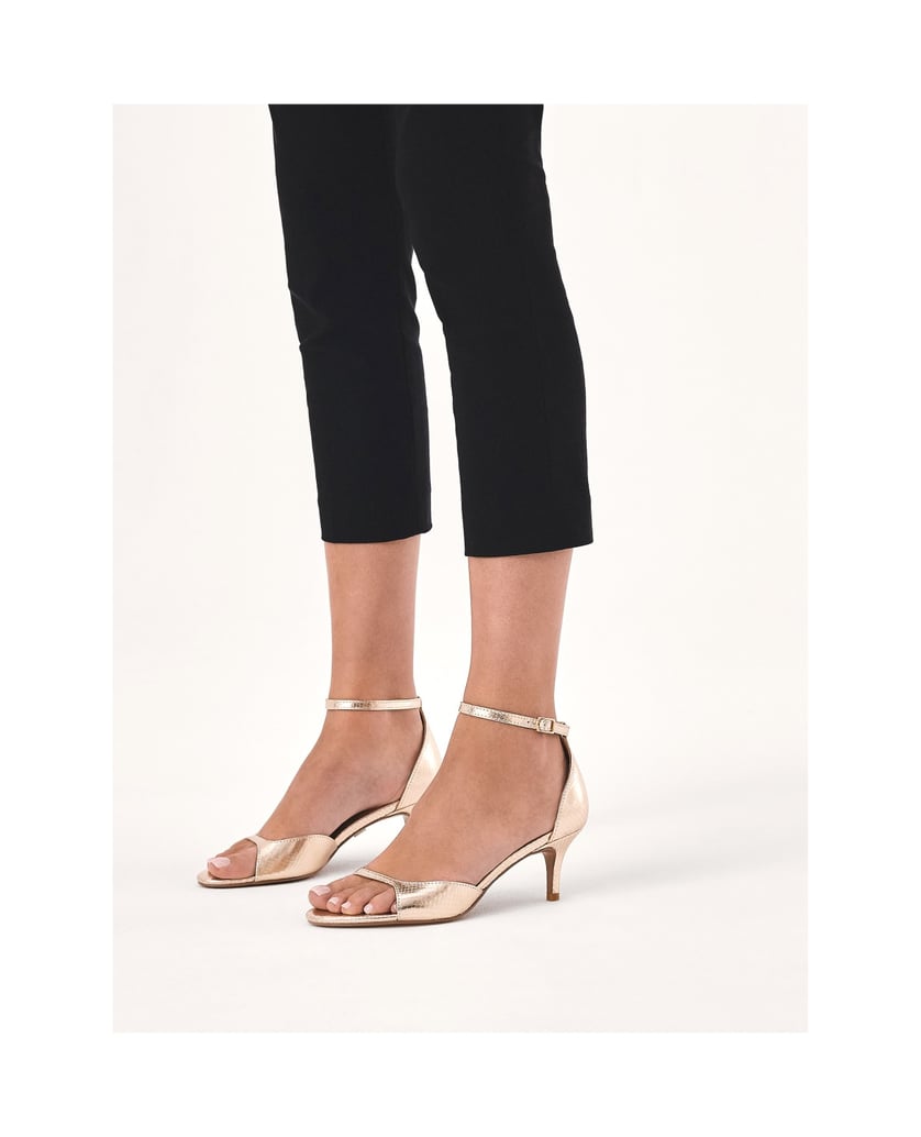 Kazar-Sandalen-aus-Leder-mit-Goldprägung-und-niedrigem-Absatz-gold