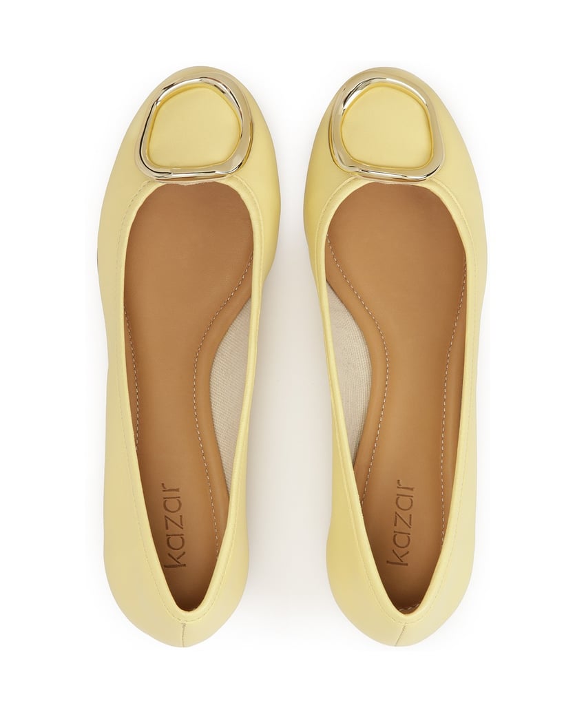 Kazar-Ballerinas-zum-Hineinschlüpfen-mit-Metall-Verzierung-gelb