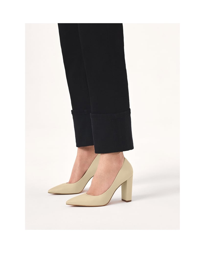 Kazar-Pumps-mit-breitem-Absatz-in-Cremefarbe-pastellgelb