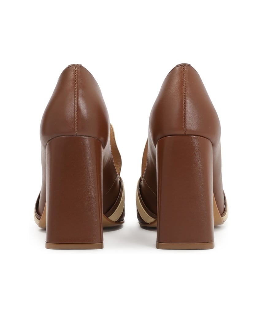 Kazar-Braune-und-beigefarbene-Pumps-an-einem-Pfosten-braun