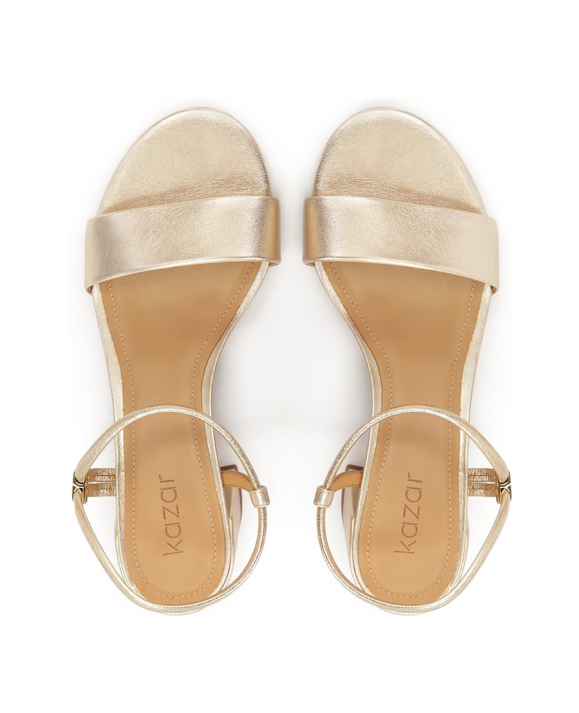 Kazar-Goldene-Sandalen-mit-einzigartigem-Verschluss-gold