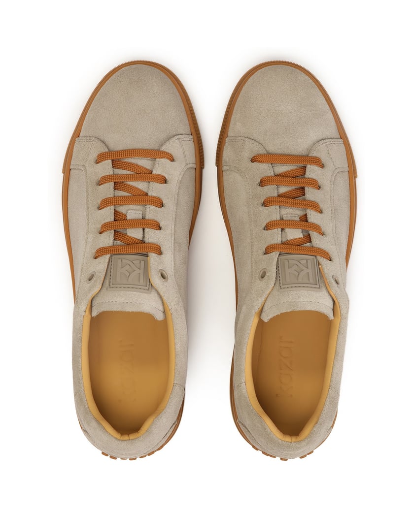 Kazar-Taupefarbene-Wildleder-Sneakers-mit-braunen-Accessoires-taupe