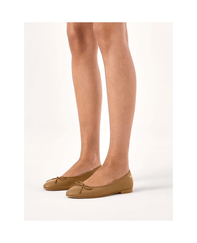 Kazar-Hellbraune-Ballerinas-mit-runder-Nase-camel