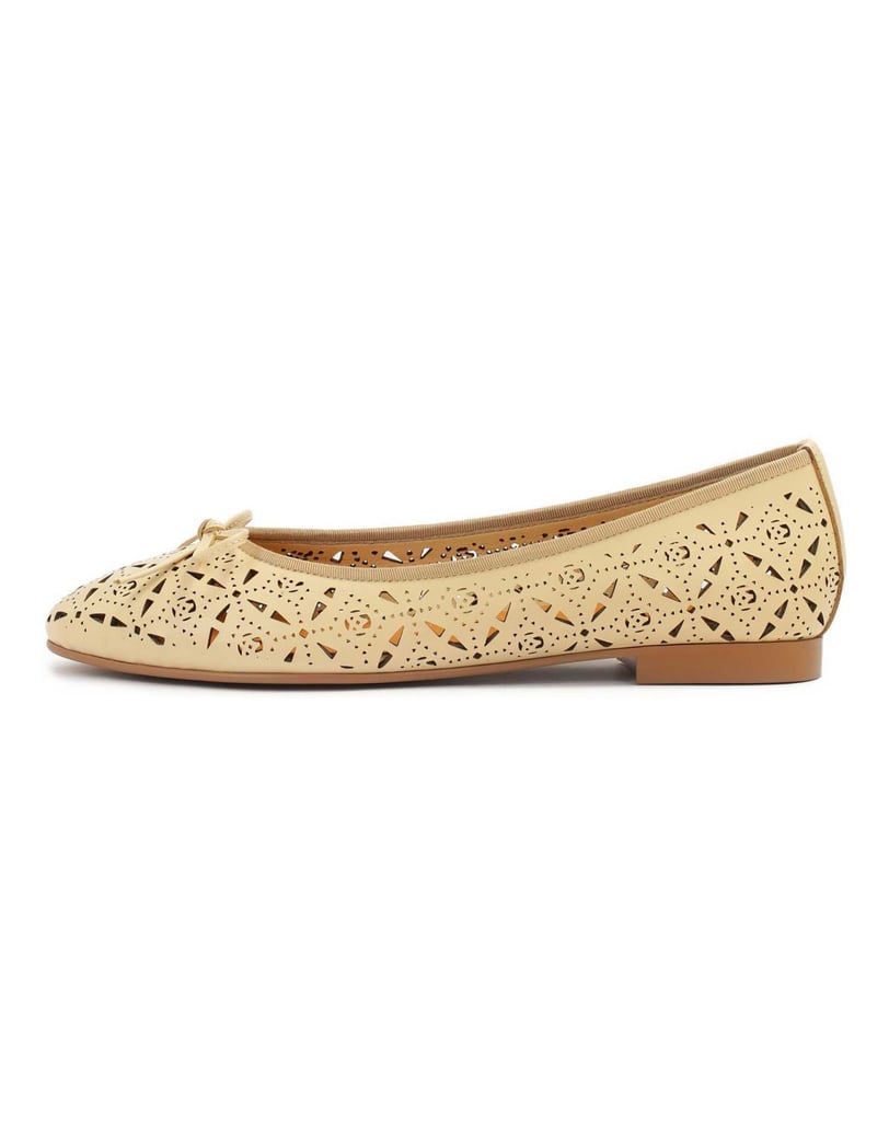 Kazar-Lederballerinas-mit-feinem-Cut-Out-Design-weiss