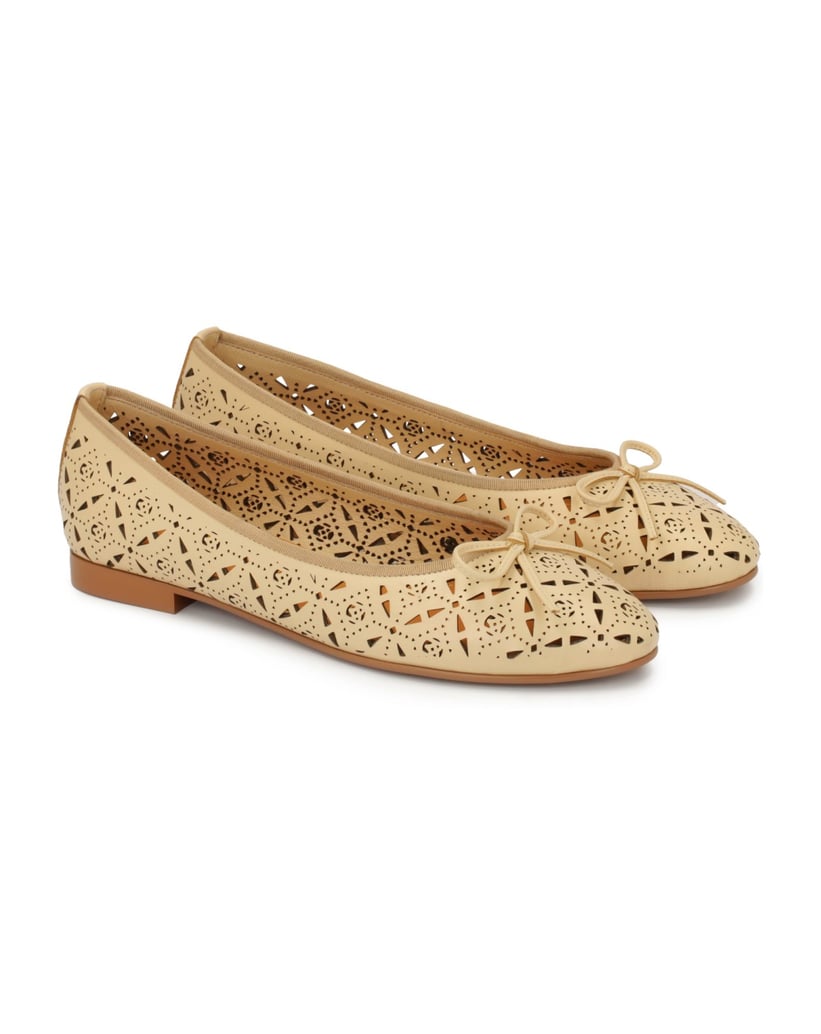 Kazar-Lederballerinas-mit-feinem-Cut-Out-Design-weiss