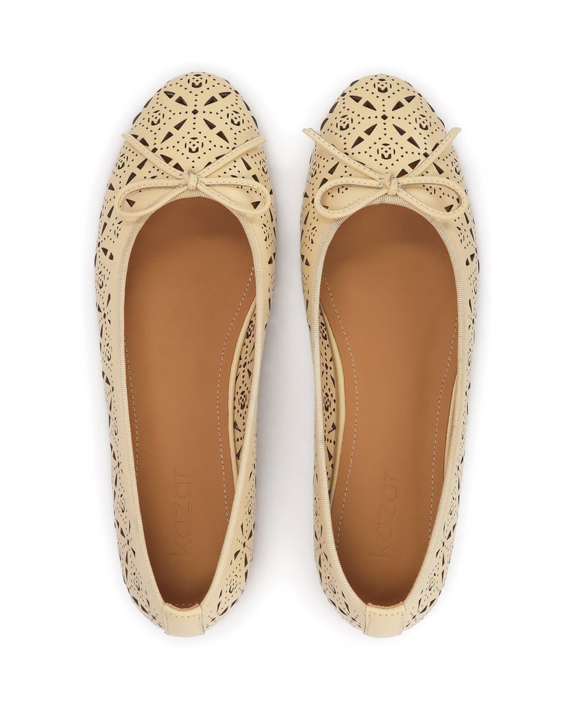 Kazar-Lederballerinas-mit-feinem-Cut-Out-Design-weiss