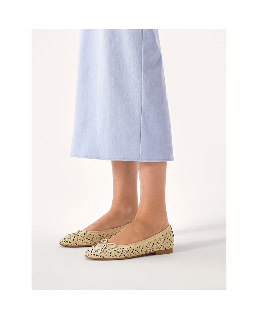 Kazar-Lederballerinas-mit-feinem-Cut-Out-Design-weiss