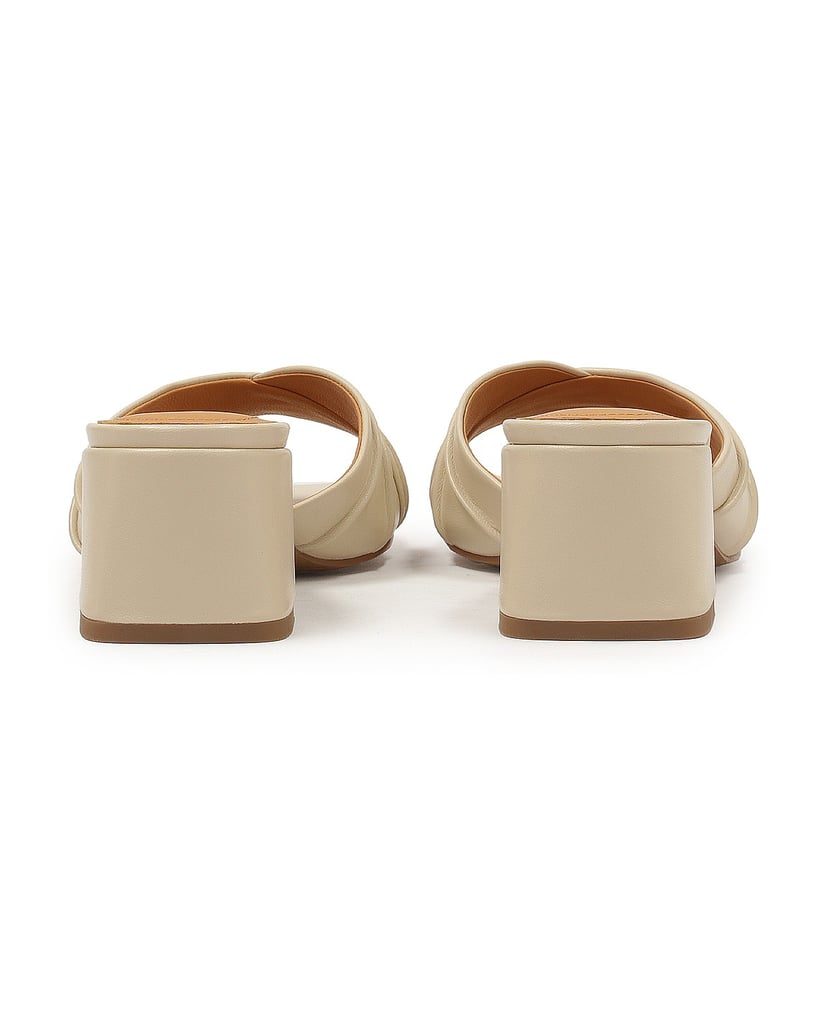 Kazar-Pantoletten-aus-Leder-mit-Falten-und-Absatz-beige