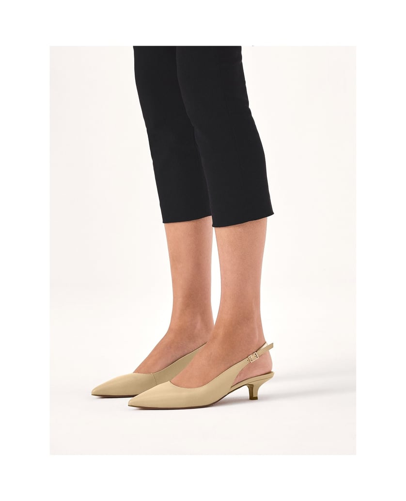 Kazar-Pumps-aus-beigefarbenem-Leder-beige