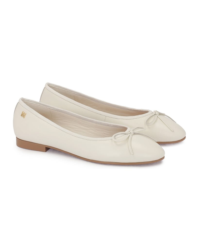 Kazar-Ballerinas-aus-weißem-Leder-mit-brauner-Sohle-weiss