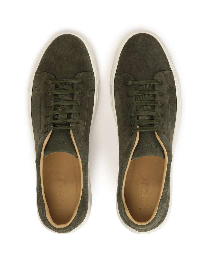Kazar-Khakifarbene-Wildleder-Sneakers-mit-weißer-Sohle-oliv