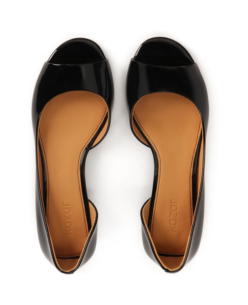 Kazar-Pumps-aus-Lackleder-mit-ausgeschnittenem-Schaft-und-Nasenpads-schwarz