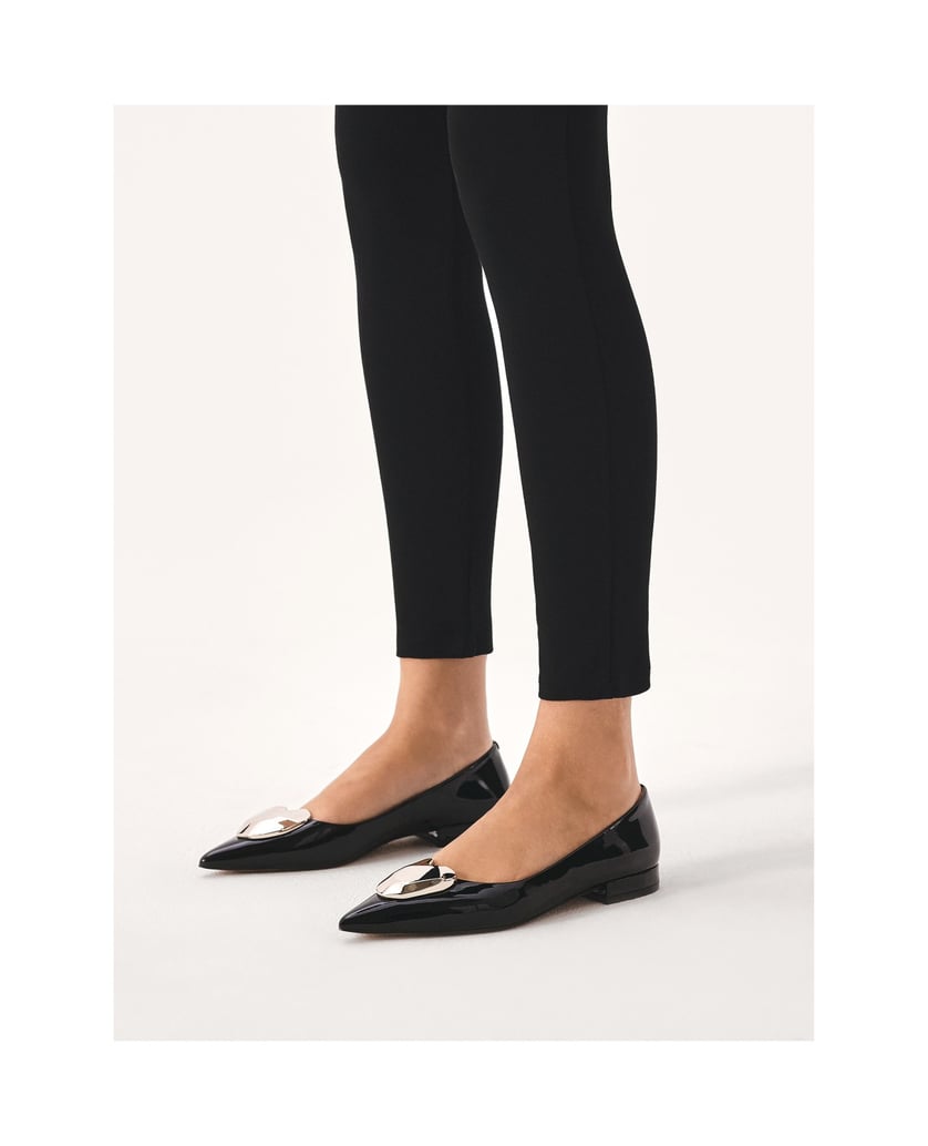 Kazar-Schwarze-Pumps-aus-Lackleder-mit-flacher-Sohle-schwarz