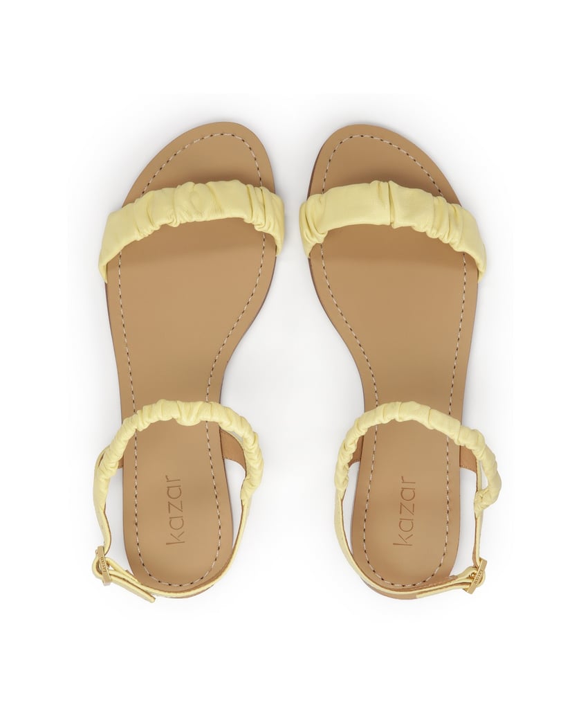 Kazar-Flache-Sandalen-mit-geknitterten-Riemen-gelb