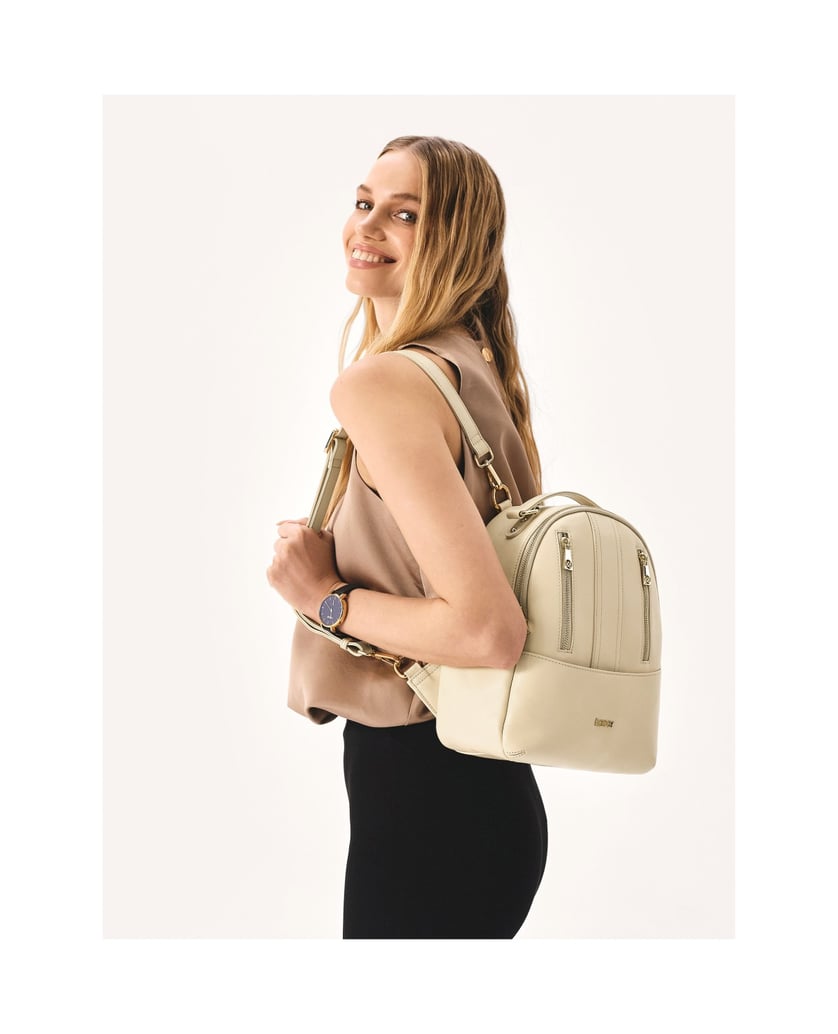 Kazar-Lederrucksack-mit-zahlreichen-Taschen-weiss