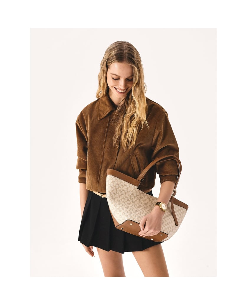 Kazar-Große-Tragetasche-mit-KAZAR-Monogrammen-beige
