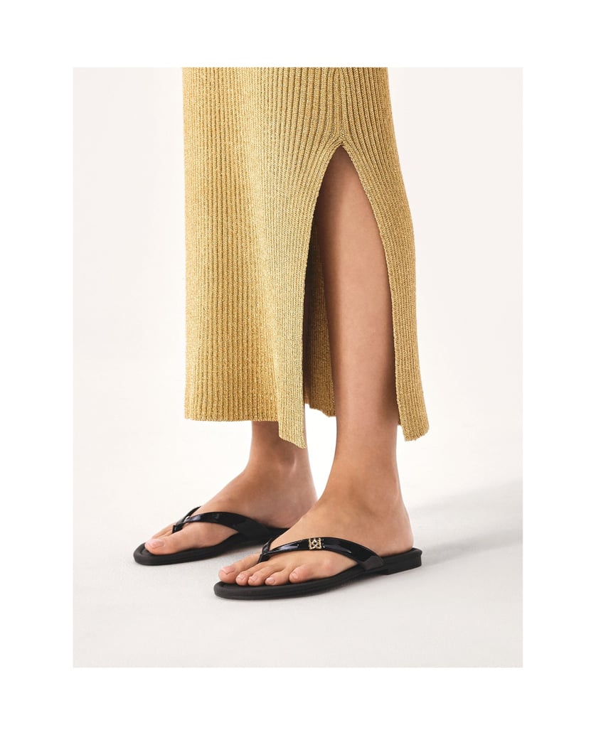 Kazar-Flip-Flops-aus-schwarzem-Lackleder-in-Schwarz-schwarz