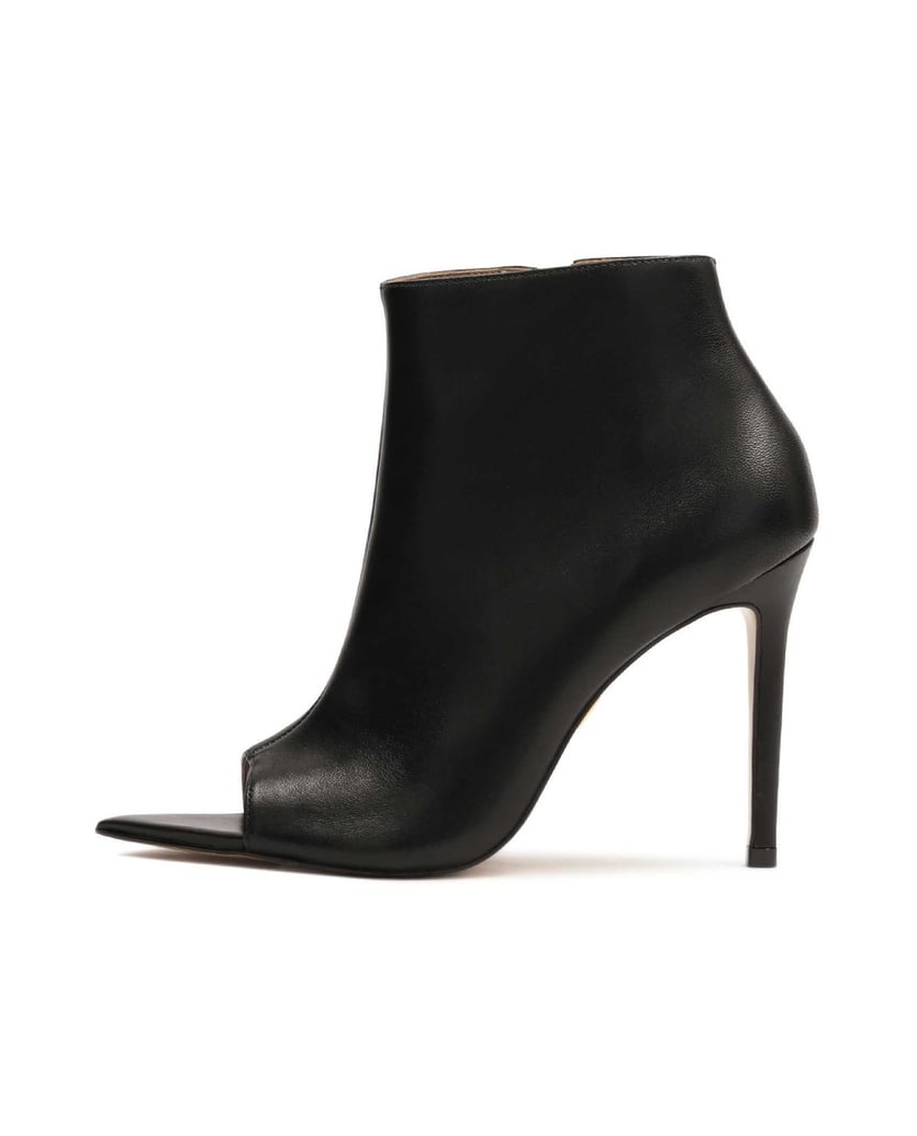 Kazar-Schwarze-spitz-zulaufende,-offene-Stiefel-schwarz