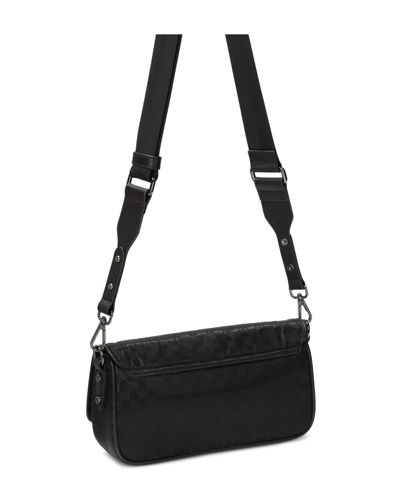 Kazar-Kleine-Posttasche-aus-Textil-mit-Monogrammen-schwarz