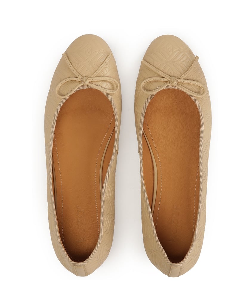 Kazar-Beige-Ballerinas-mit-geprägtem-Muster-beige