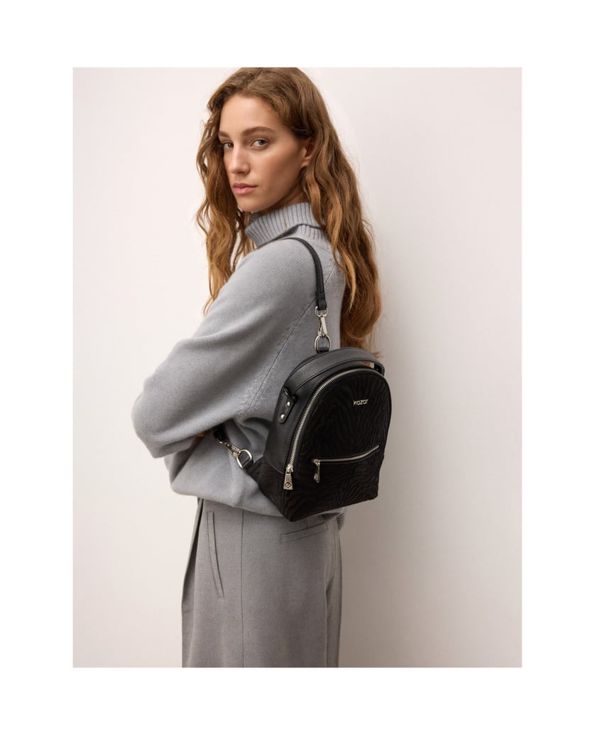 Kazar-Schwarzer-Lederrucksack-mit-Borsten-und-Tierprint-schwarz