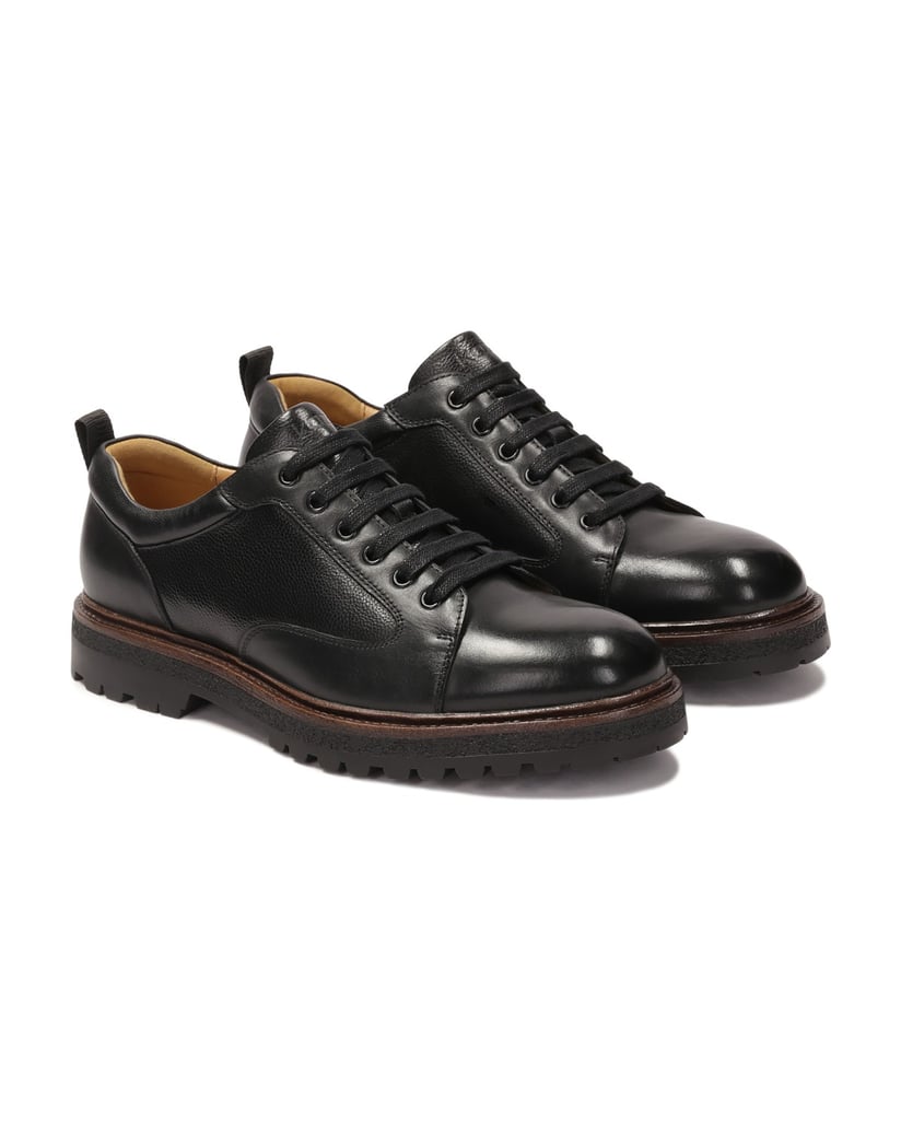 Kazar-Schwarze-Lederschuhe-mit-einer-markanten-Sohle-schwarz