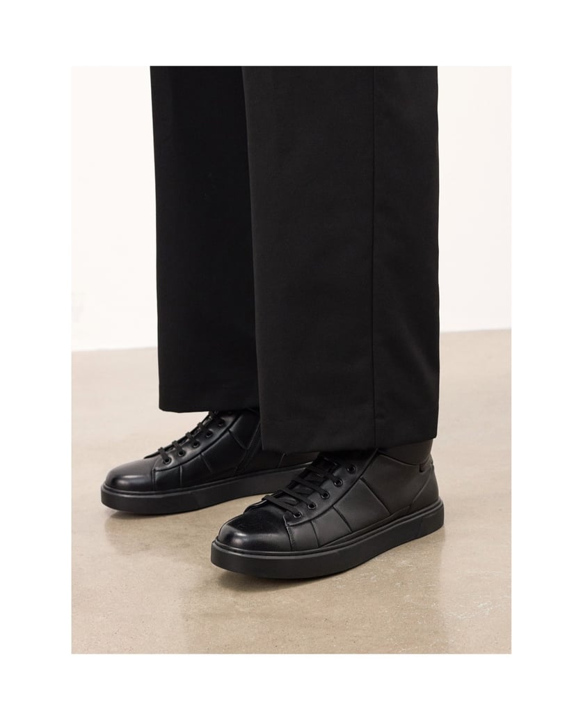 Kazar-Turnschuhe-mit-kunstvoll-geformtem-Obermaterial-schwarz