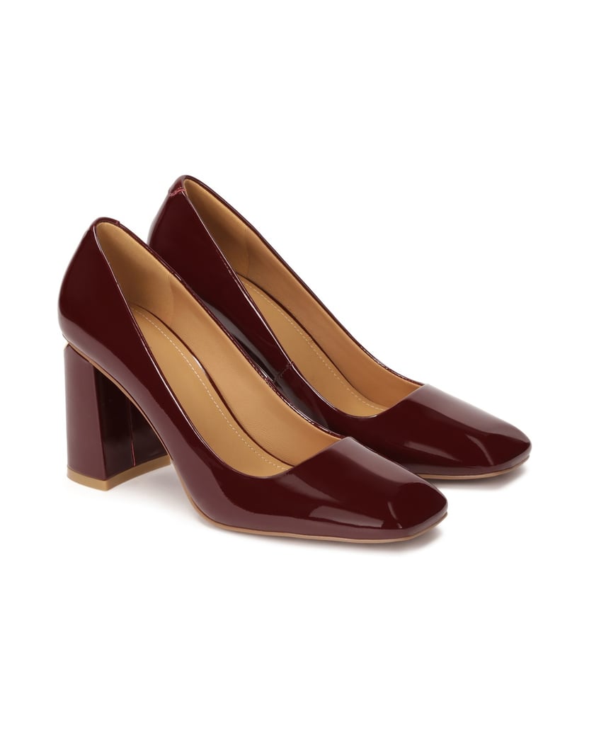 Kazar-Kastanienbraune-Pumps-mit-Logo-Verzierung-an-der-Ferse-rot
