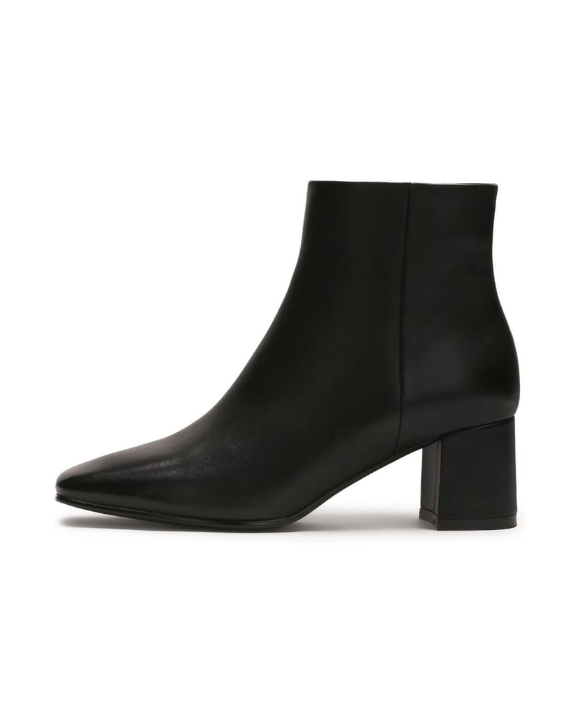 Kazar-Schwarze-Lederstiefel-an-einem-Pfosten-schwarz