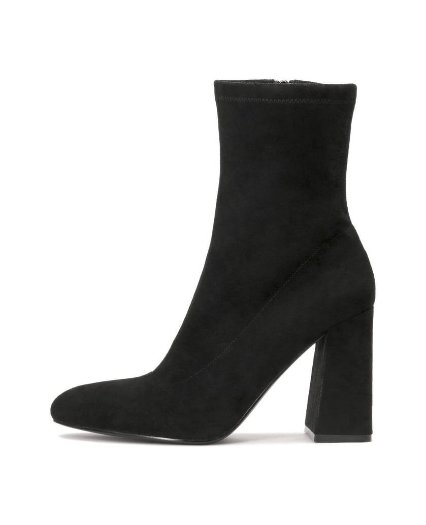 Kazar-Klassische-schwarze-Stiefel-an-einem-Pfosten-schwarz