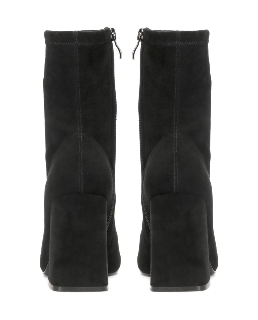 Kazar-Klassische-schwarze-Stiefel-an-einem-Pfosten-schwarz