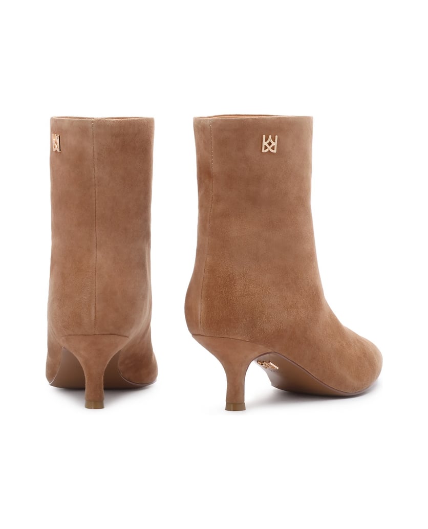 Kazar-Hellbraune-Wildlederstiefel-mit-niedrigem-Stilettoabsatz-camel