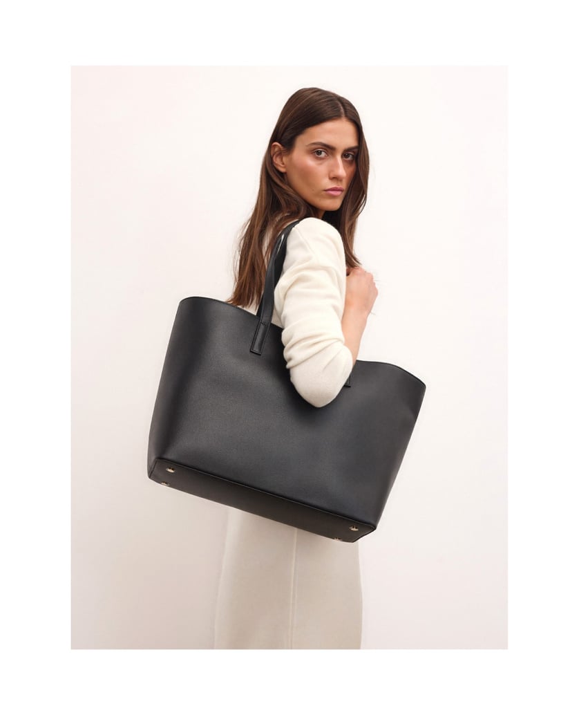 Kazar-Minimalistische-Umhängetasche-aus-Leder-schwarz